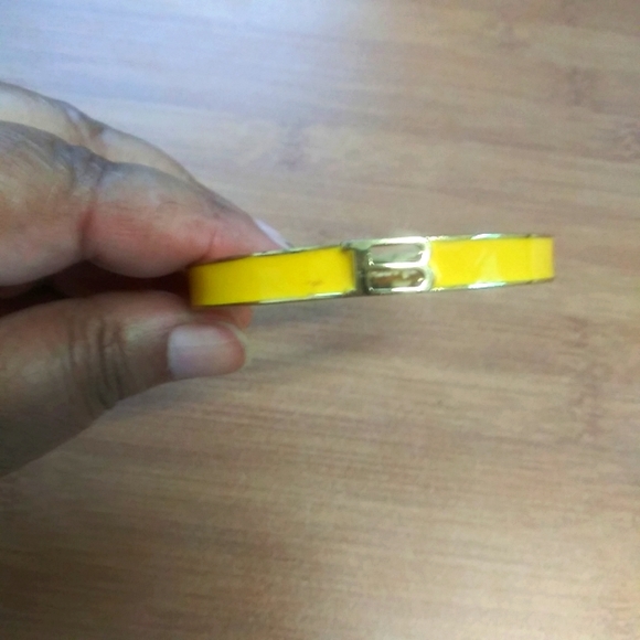 Liz Claiborne Enamel Bangle Gold B Accent Bracelet Cuff Inscription - Picture 1 of 4